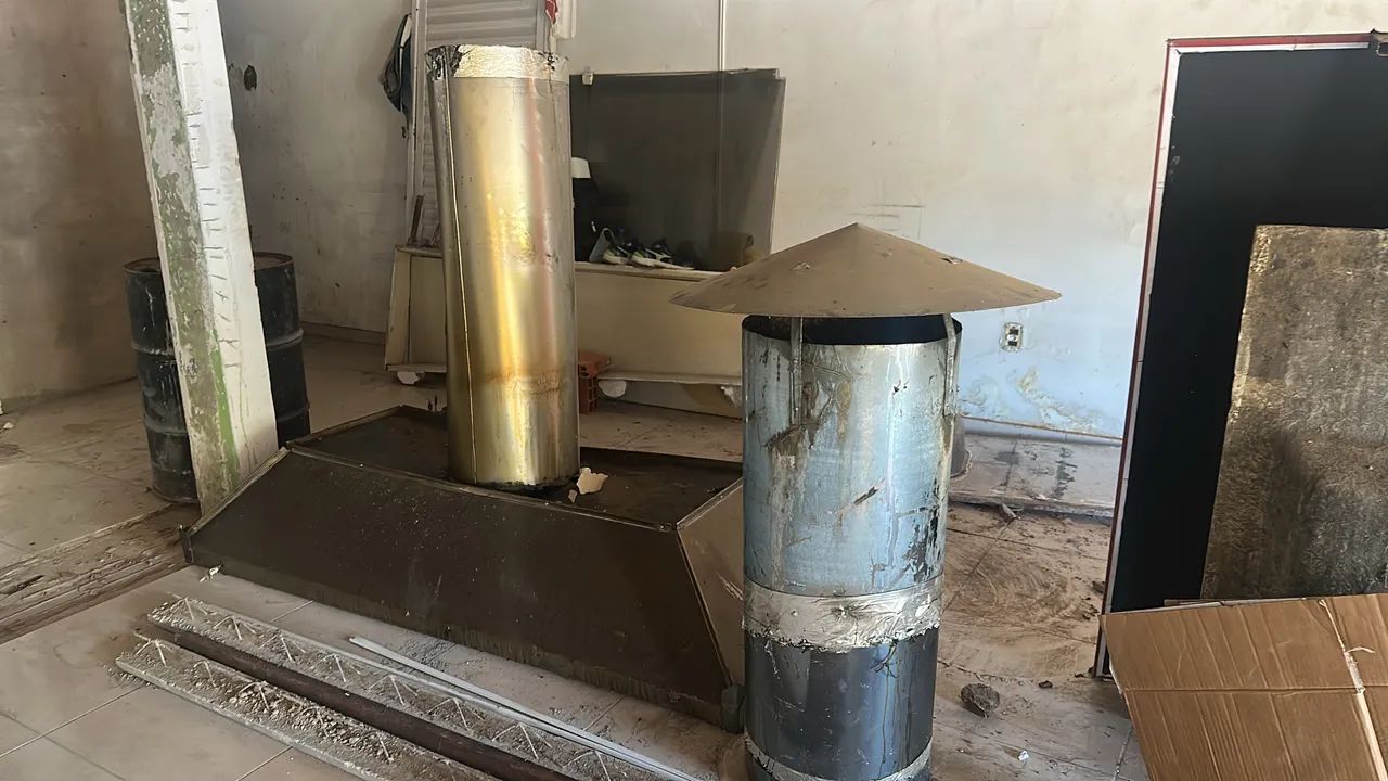     Coifa de Inox Industrial com Duto e Chaminé