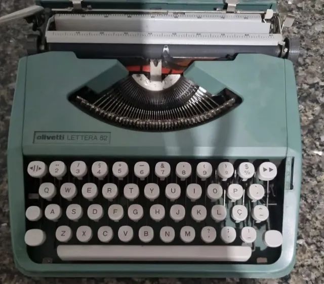 Maquina de escrever Olivetti para colecionador funciona perfeitamente - Foto 4
