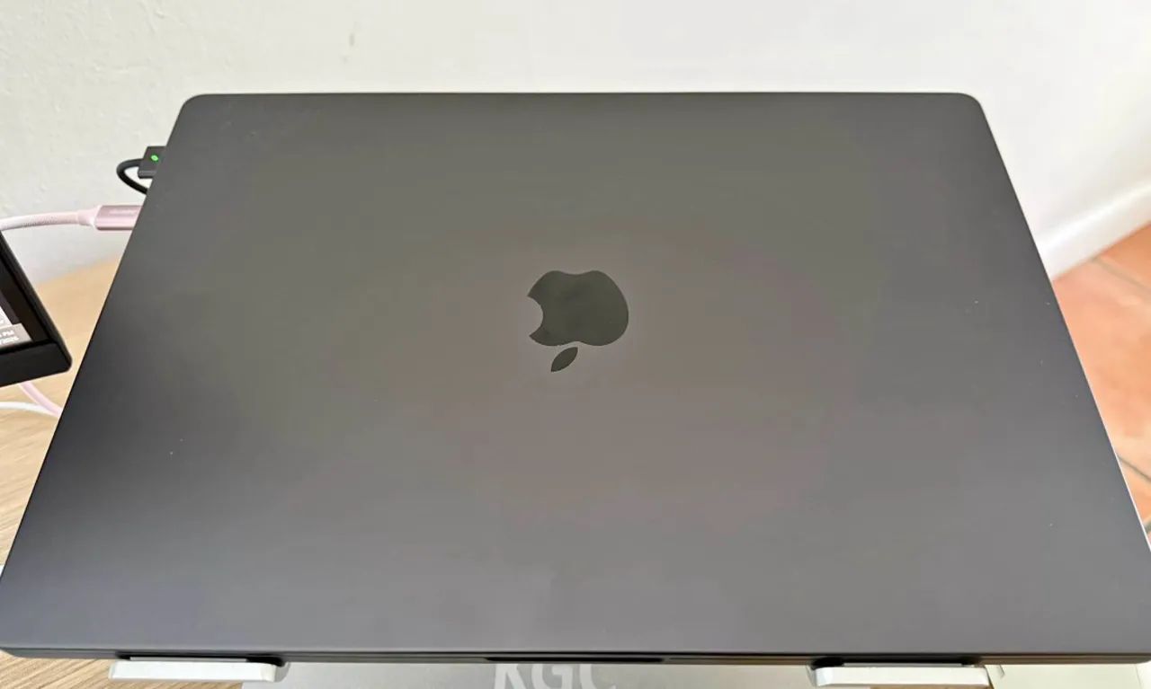MacBook Pro M5 Max 36gb 16 2Tb com garantia