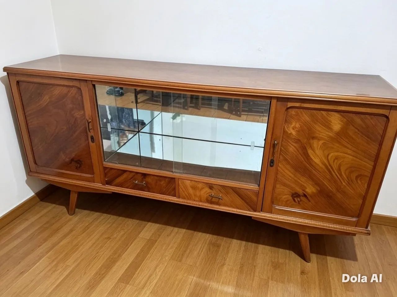 Cristaleira antiga década de 60