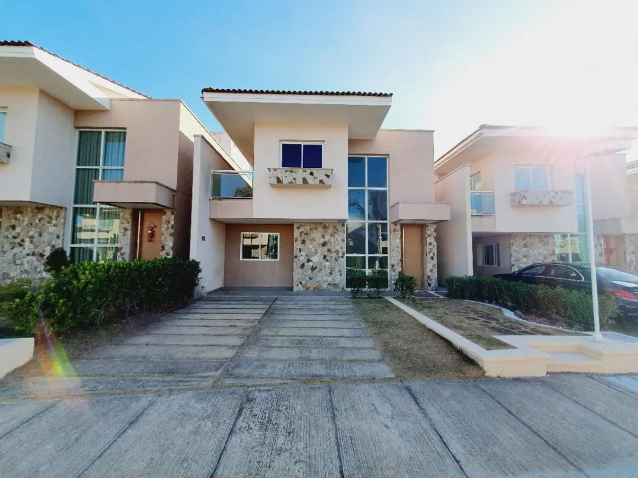 Casa em Condomínio no Eusébio com 210m², Piscina e Segurança 24h REF: CA.JM.052