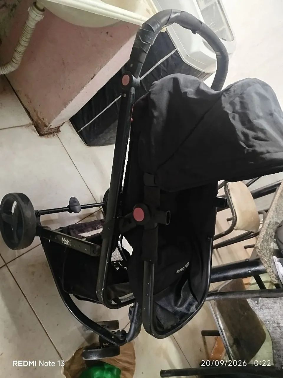 Carrinho de bebê com bebê conforto  - Foto 2