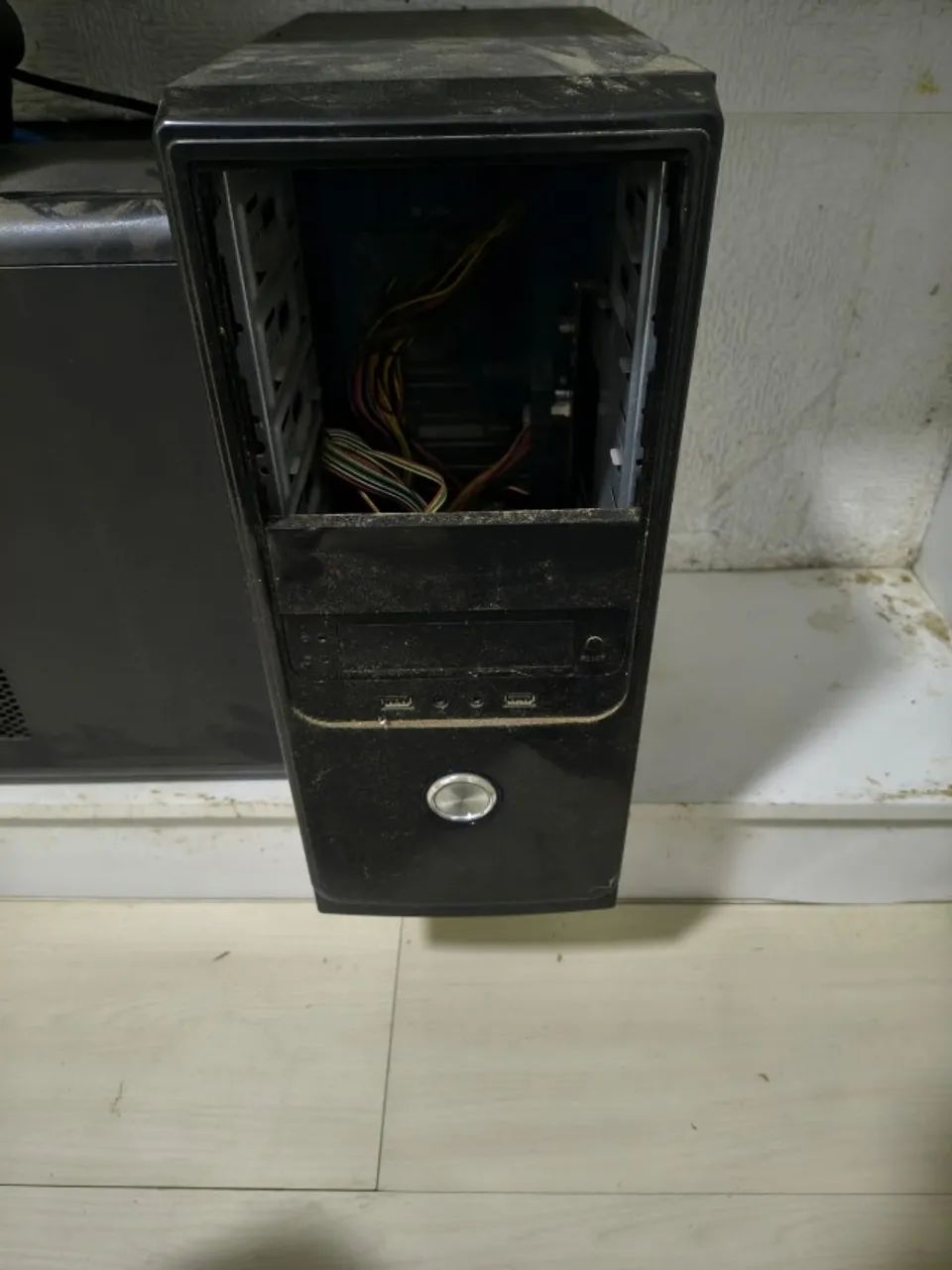 2 Gabinetes de PC para Retirada de Peças - Foto 2