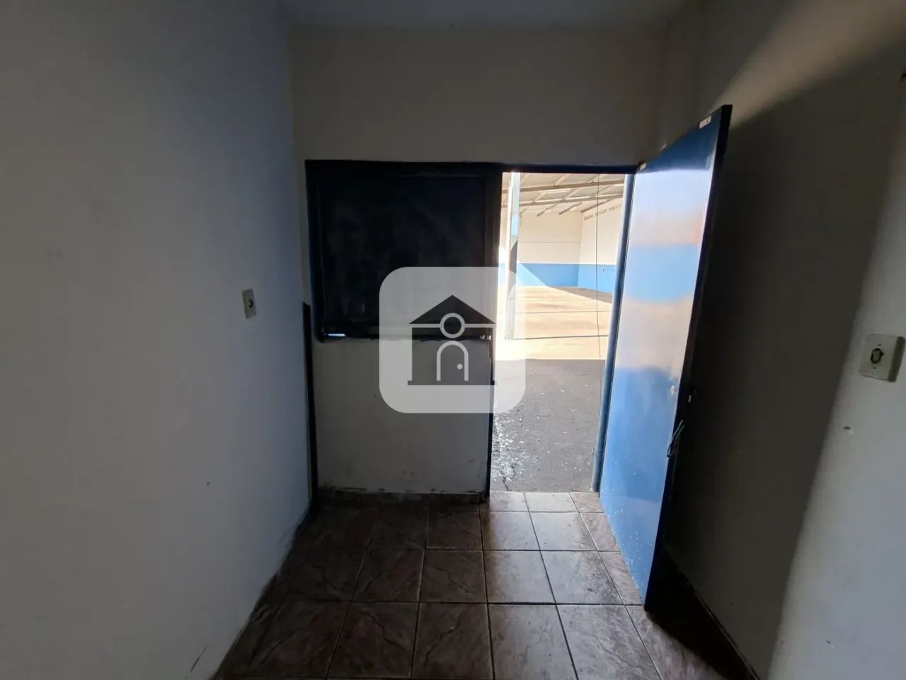 Galpão para locação no bairro Brasil - Foto 4