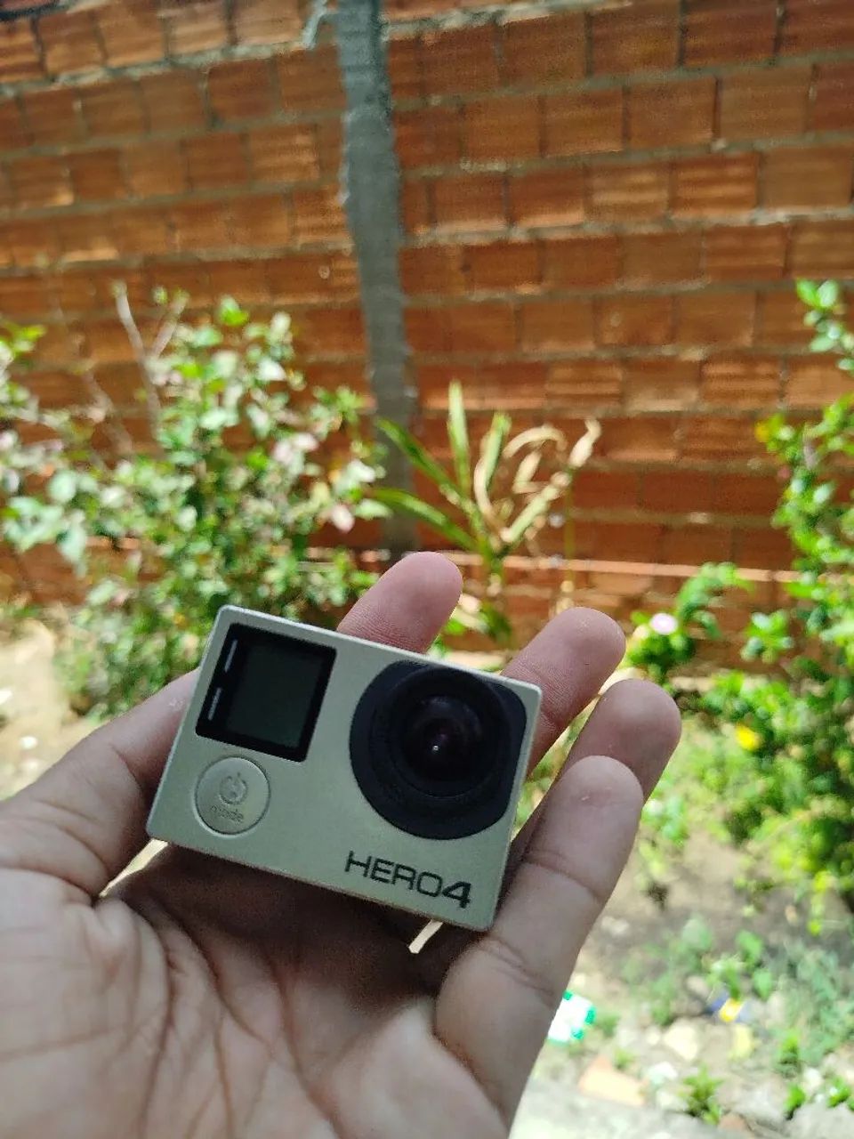 Vendo câmera Gopro 4 silver +cartão de 32gb original incluso  - Foto 3
