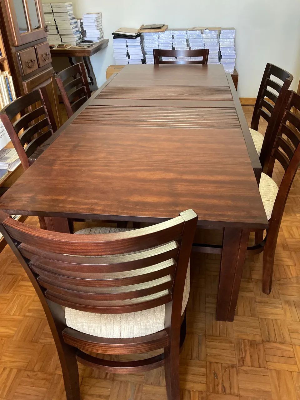 Perfeita Mesa de Jantar extensível com 6 cadeiras para pequenos espaços 