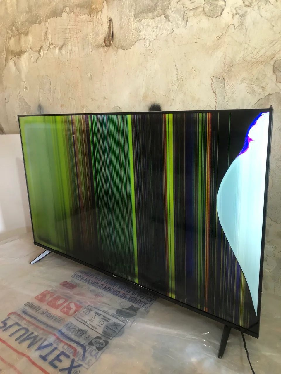 Tv TCL 50 polegadas com defeito na tela - Foto 2