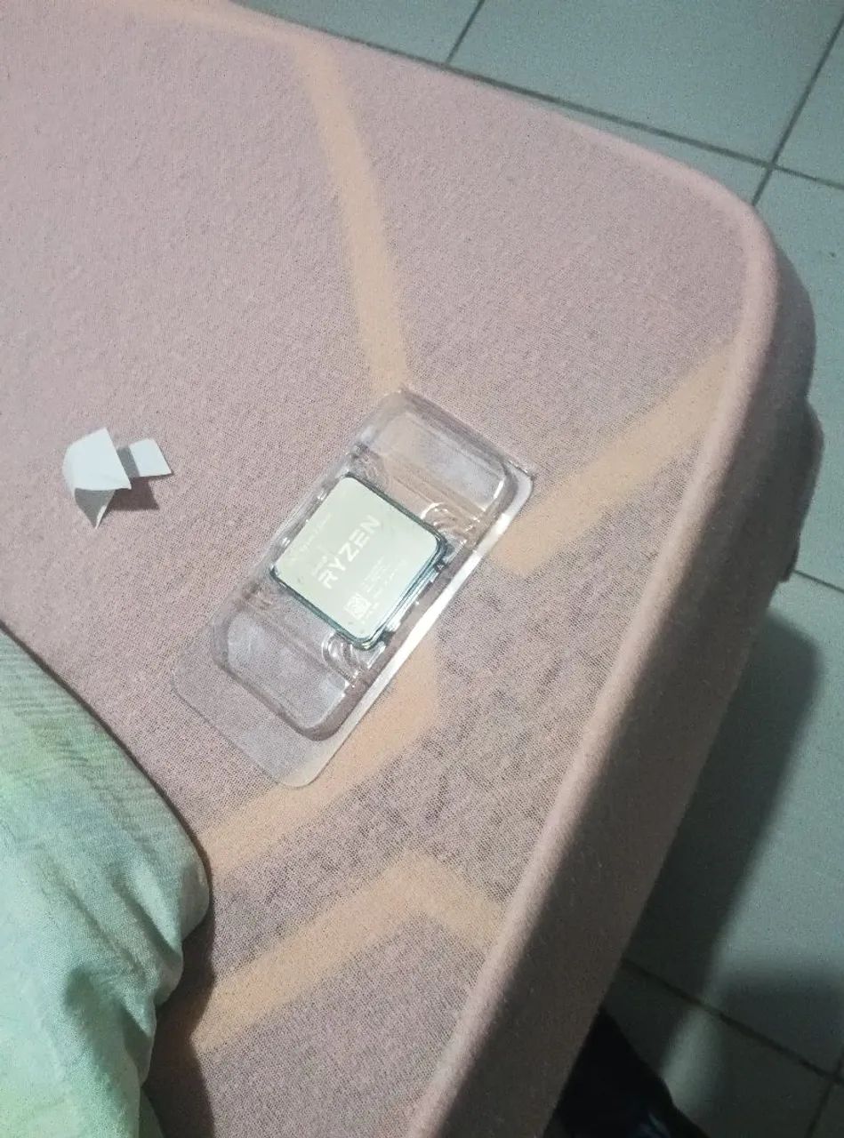 AMD RYZEN 3 3200G - Foto 2