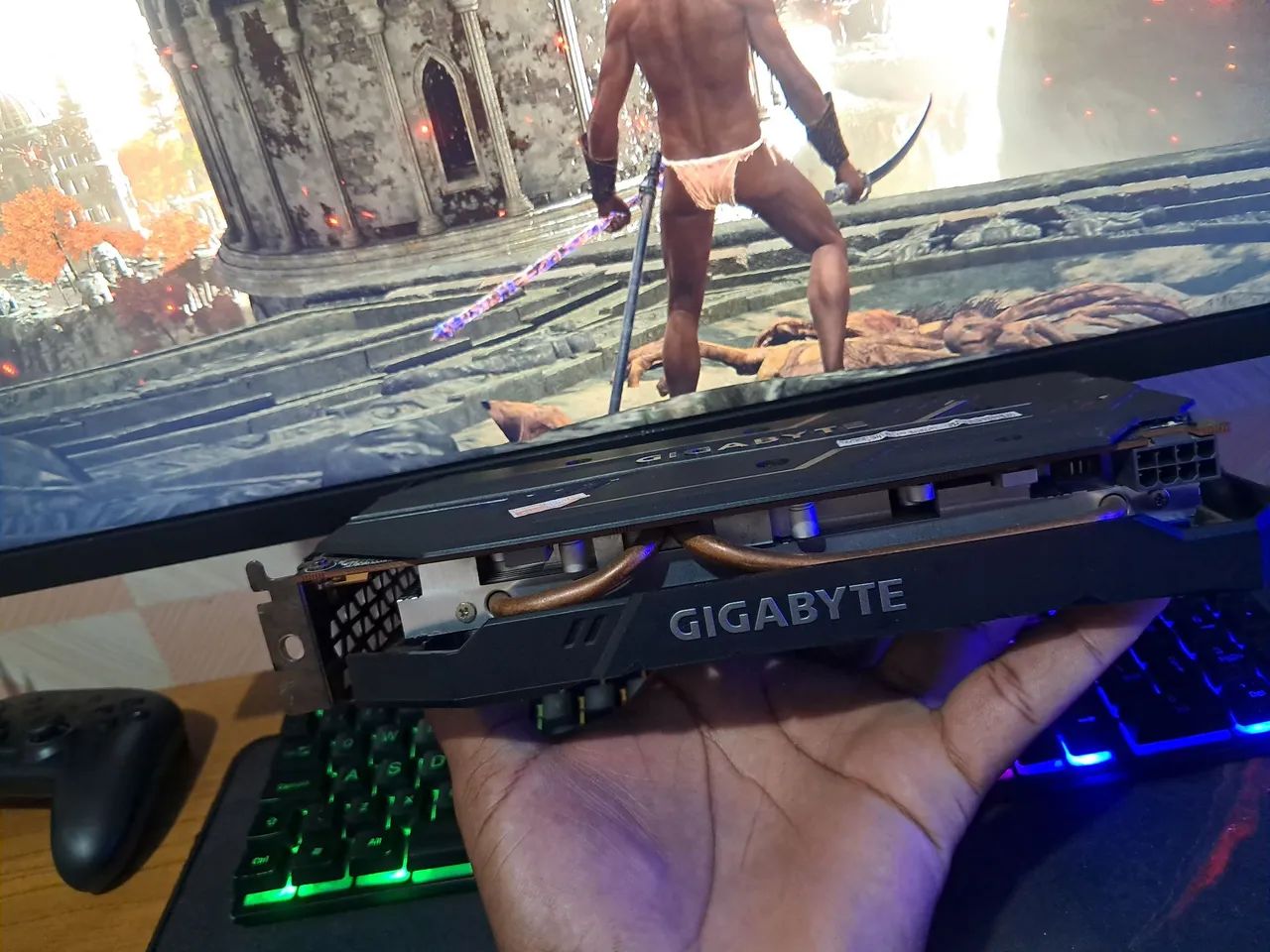 RX 5600 XT 6GB - Foto 4