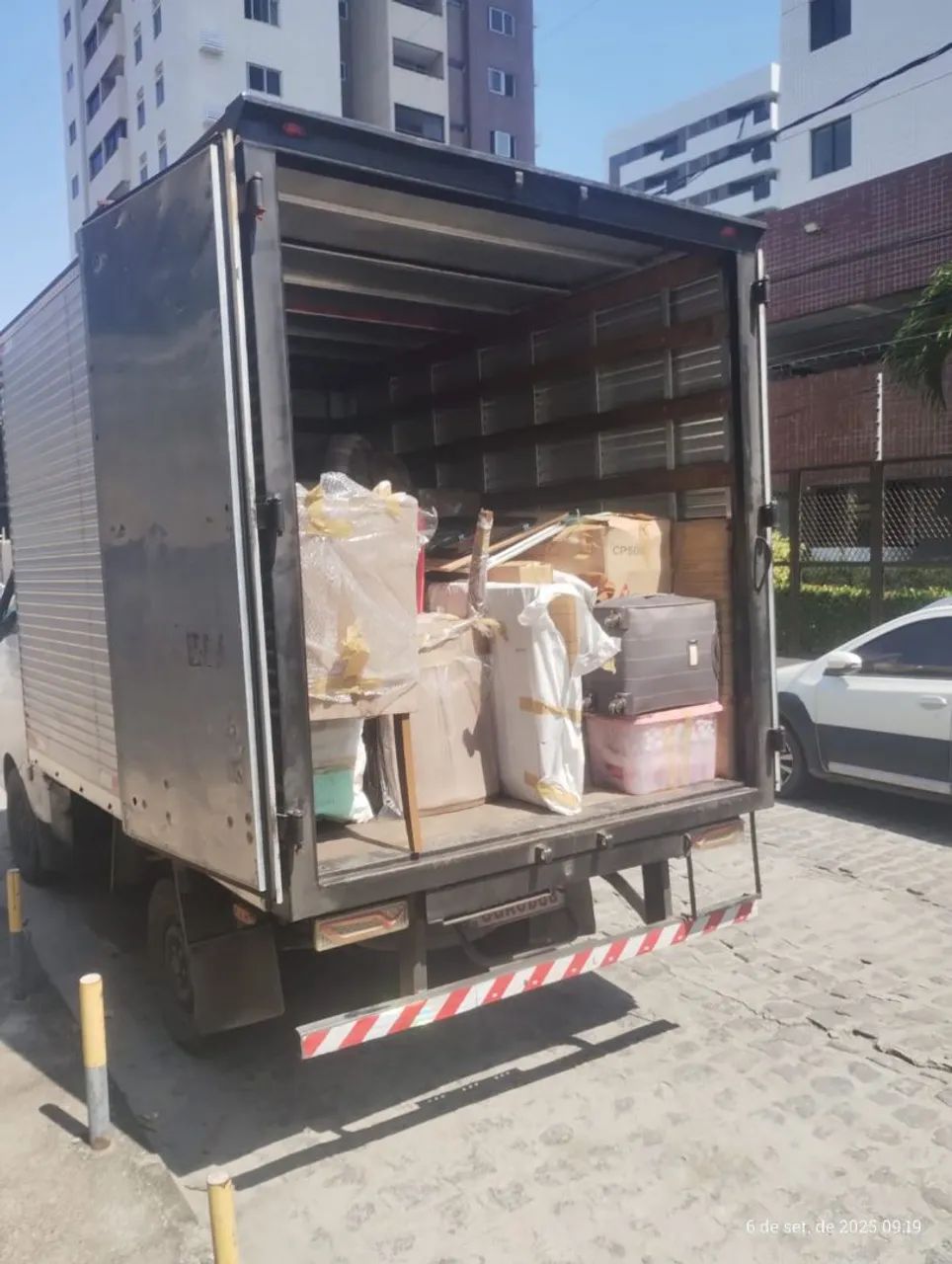 FRETES/MUDANÇAS - ACEITAMOS CARTÕES  - Foto 2