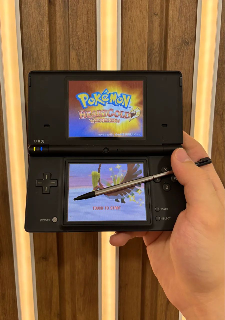 Nintendo ds + de 2000 jogos como Pokémon Mario e Zelda + caneta e carregador 
