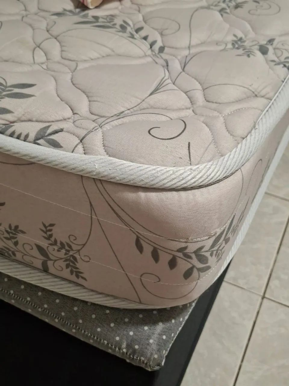 Cama, colchão e mesa - Foto 4