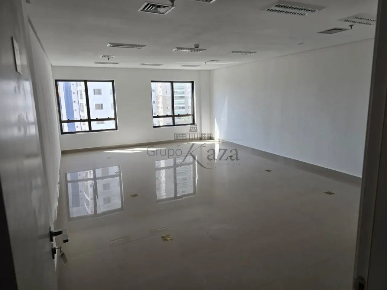 Oportunidade - Sala Comercial - Parque Residencial Aquarius - Edificio New Worker Tower -  - Foto 2