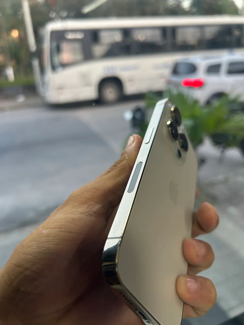 iPhone 14 PRO - dourado - Foto 4