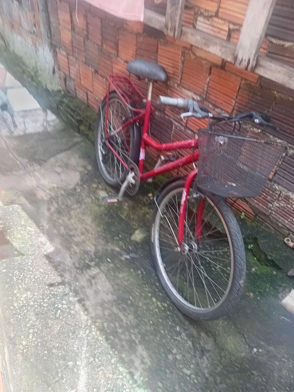 Bicicleta vermelha com marcha . - Foto 3