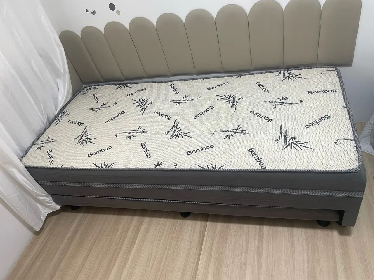 Cama de Solteiro com Cama Auxiliar