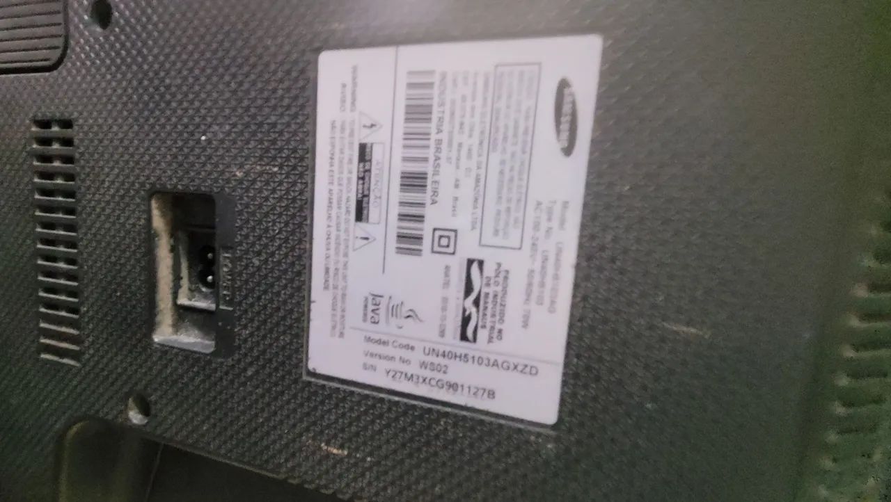 Tv com defeito, para conserto ou retirada de peças  - Foto 4