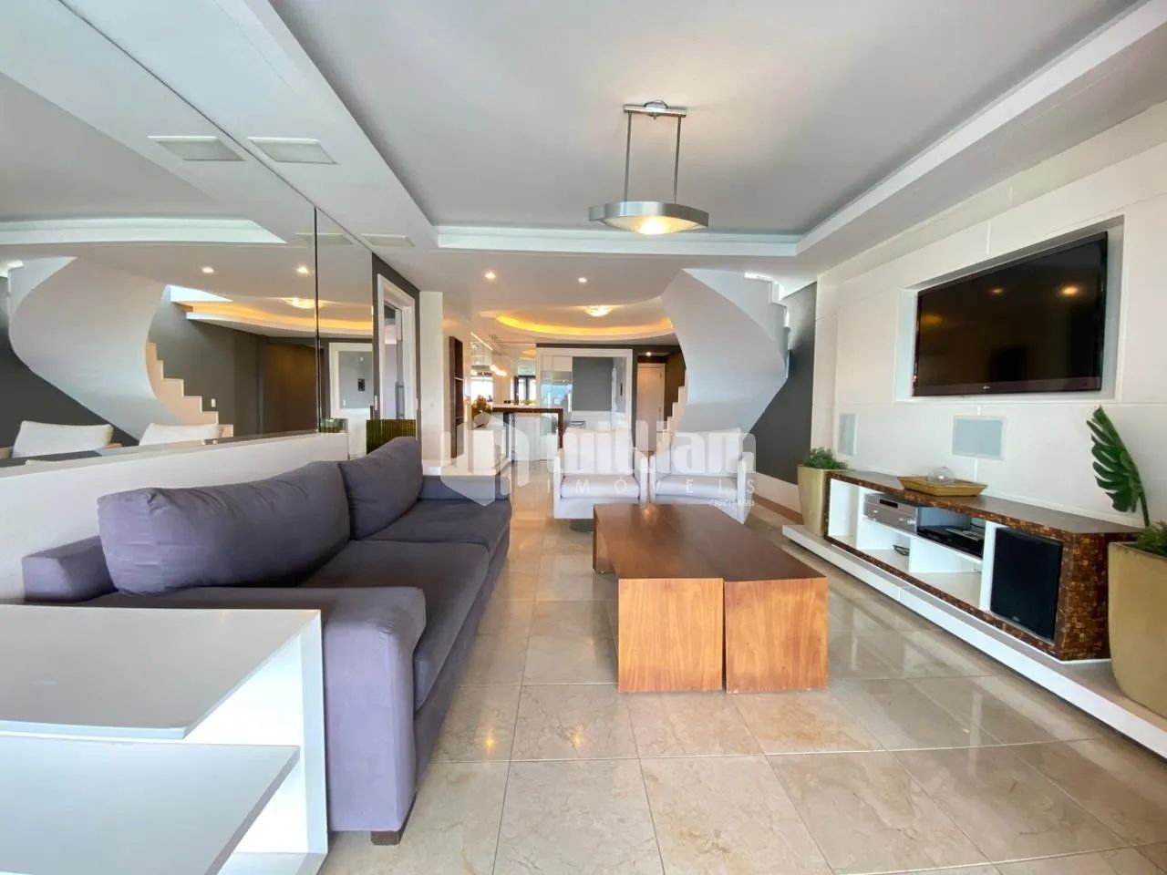 APARTAMENTO MOBILIADO NO CENTO DE BRUSQUE COM 3 SUÍTES