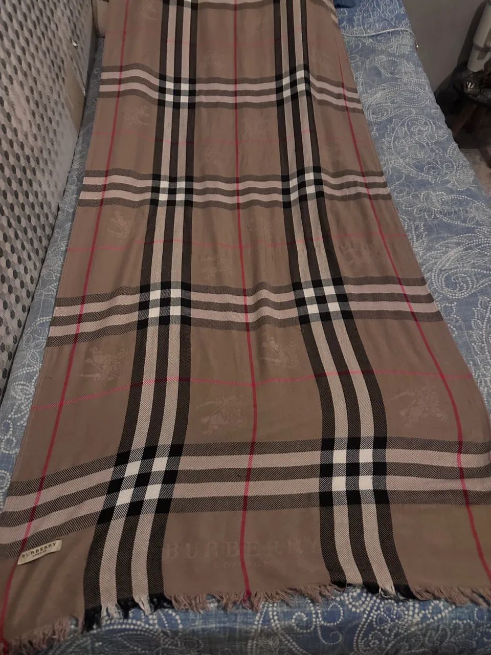 Cachecol Burberry Wide Check Wool Silk Scarf Original | Estado de Novo - Foto 3