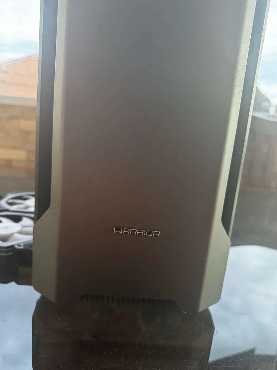 Gabinete para PC iluminação frontal com 2 Fan Warrior - Foto 5