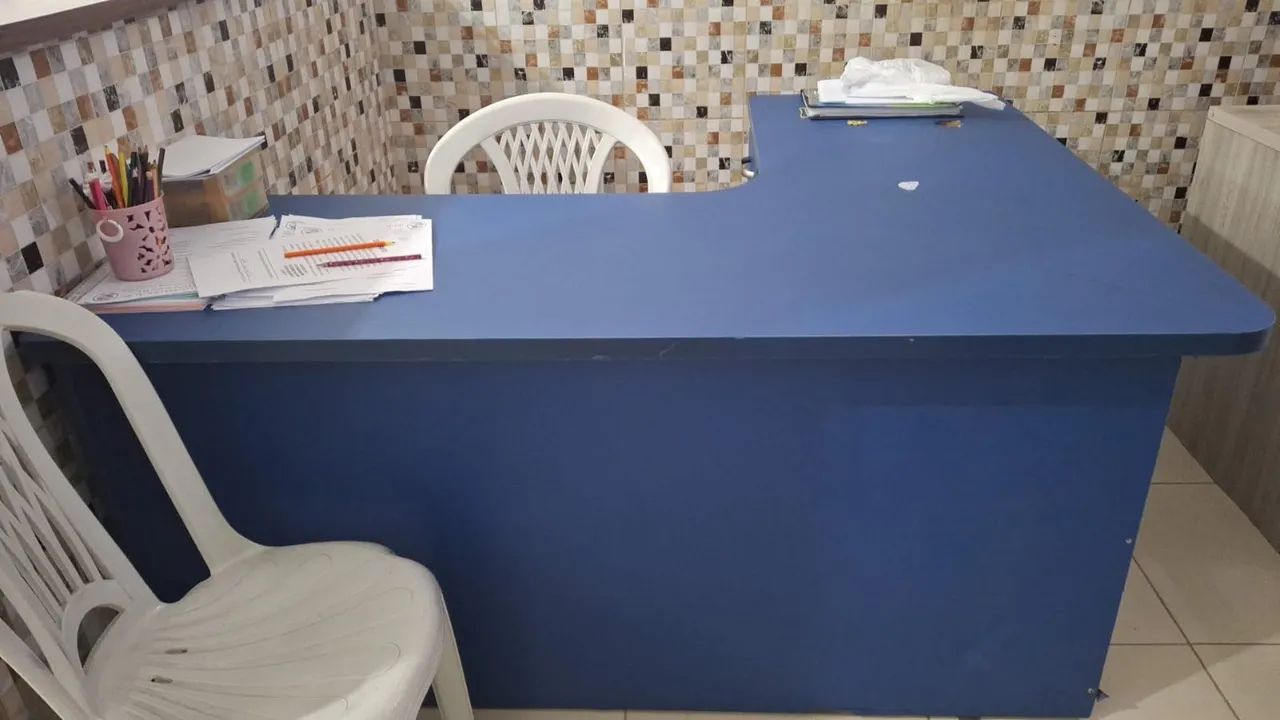 Mesas e bancadas de escritório 