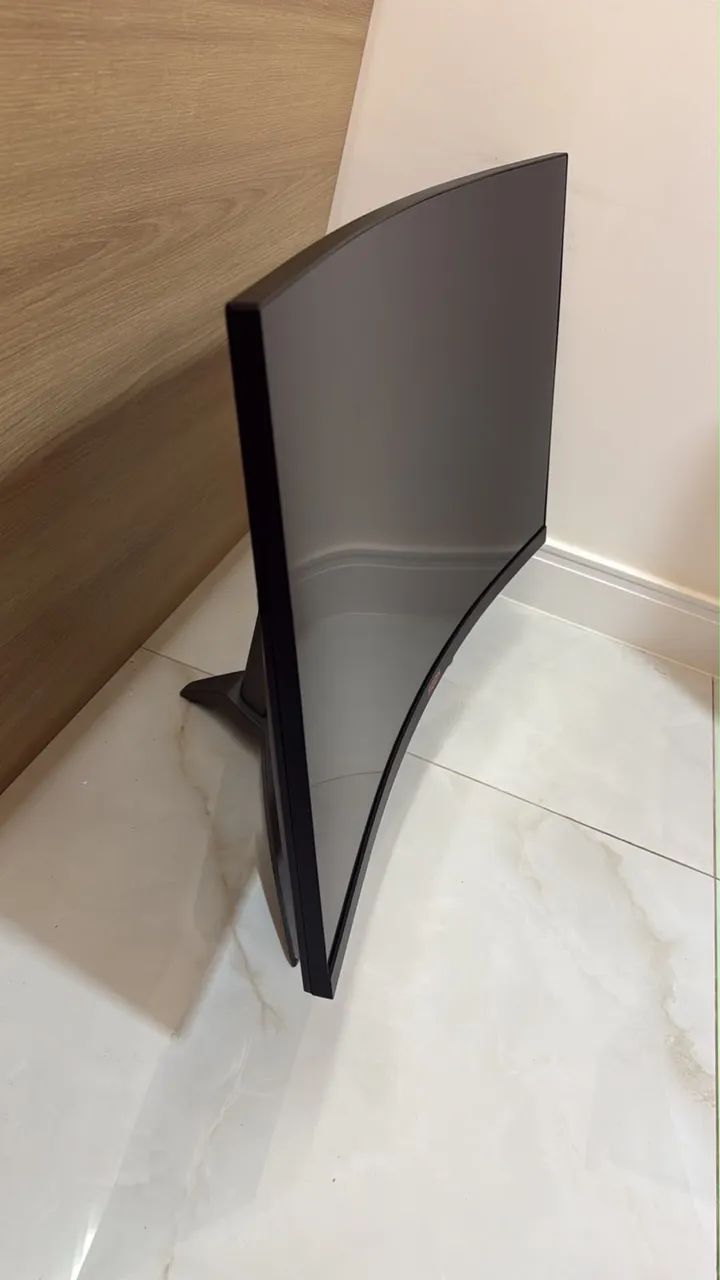 Monitor 32 pol 165Hz AOC - Foto 3