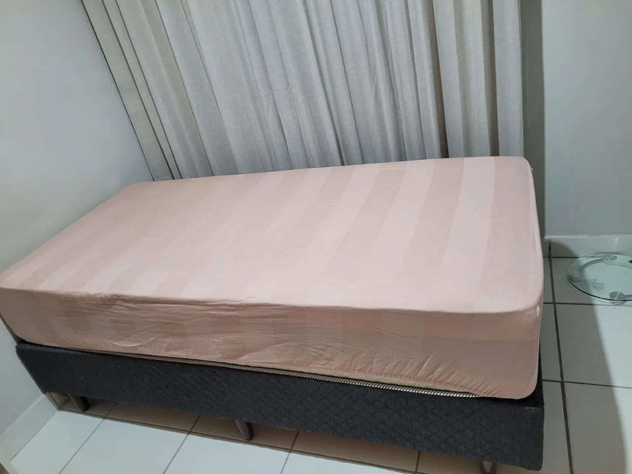 Vendo cama de solteiro 