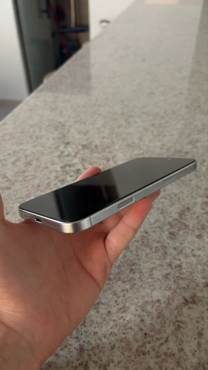 Iphone 16 pro max - Foto 2