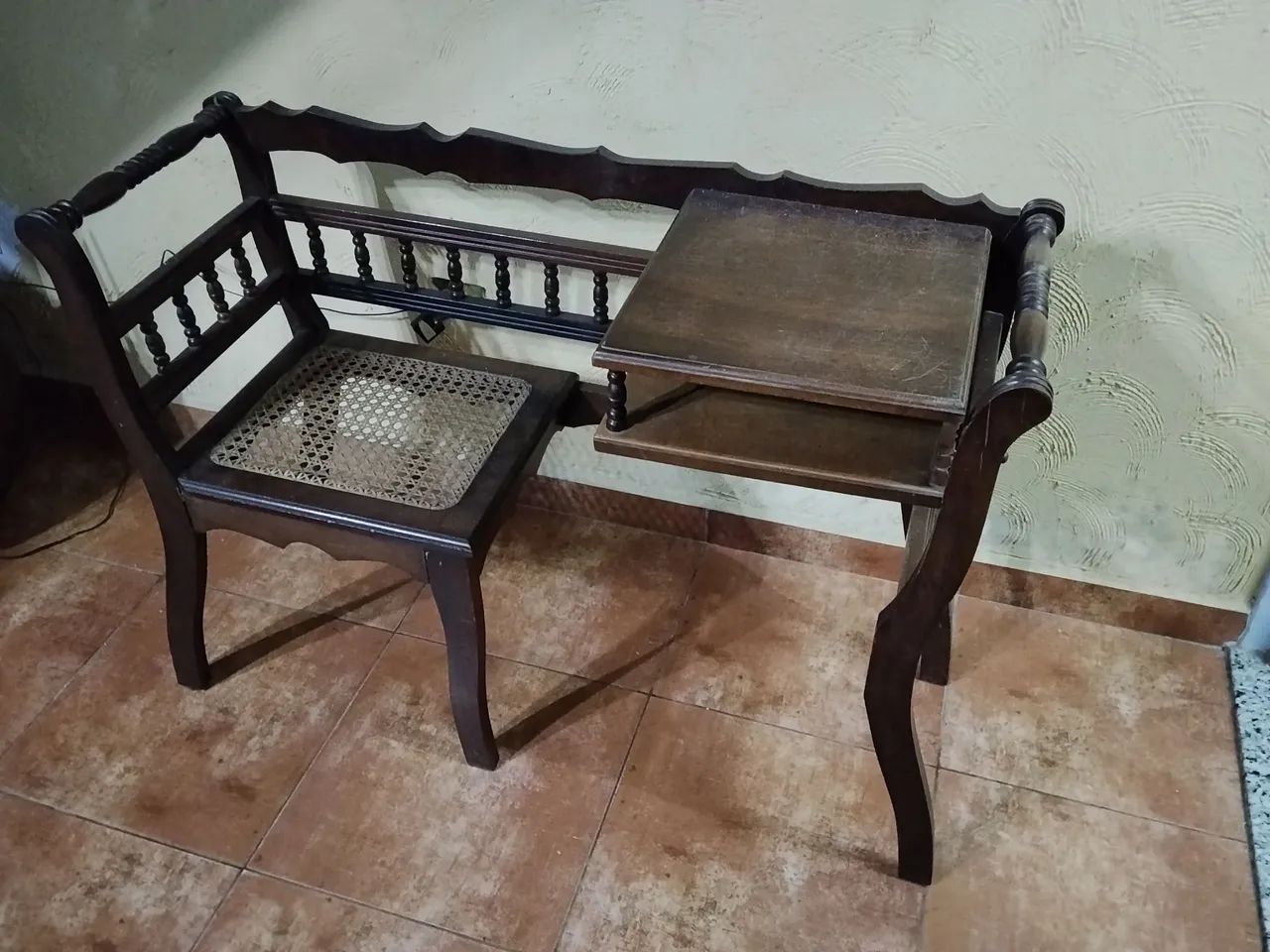Namoradeira com mesinha de telefone  - Foto 2