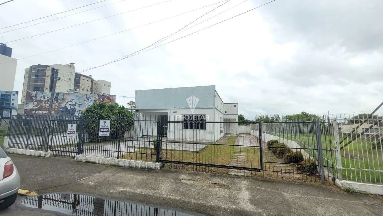 Casa Comercial Disponível Para Locação No Centro De Araranguá!