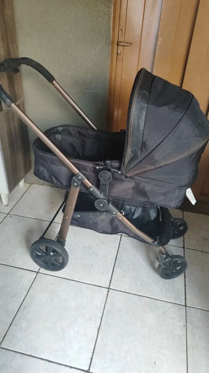 Vendo carrinho de bebê com bb conforto. Kit completo  - Foto 3