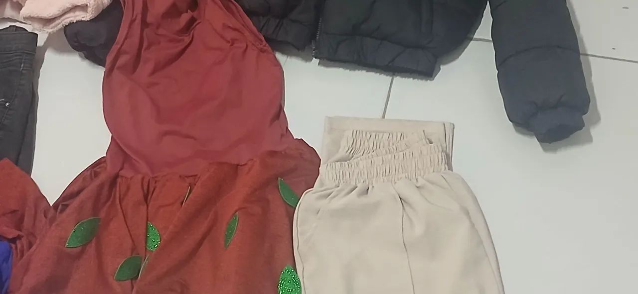 Roupas novas semi novas - Foto 2