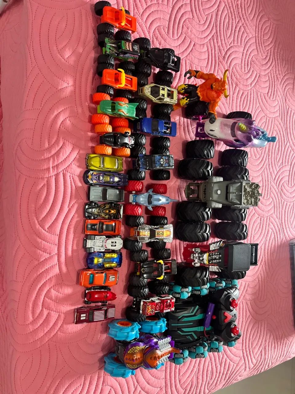 Kit carrinhos e brinquedos  - Foto 2