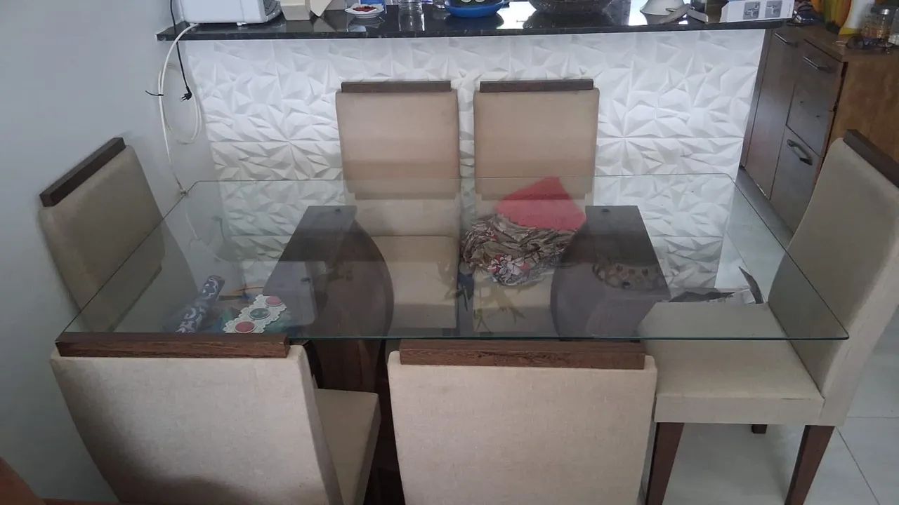 Vendo mesa jantar de vidro de 6 lugares  - Foto 2