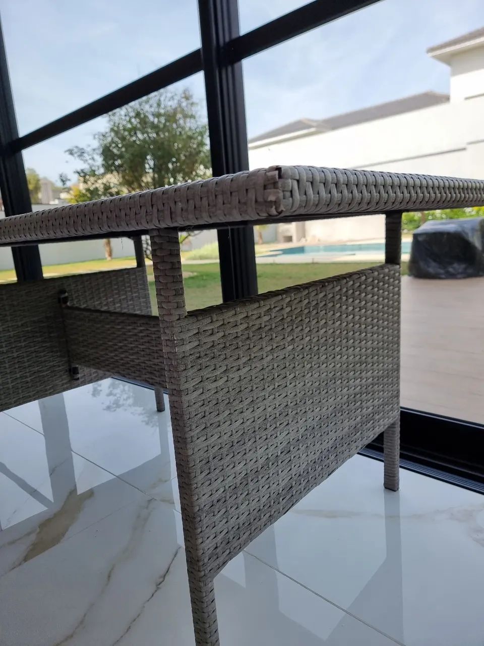 Vendo mesa com tampo de vidro - Foto 3