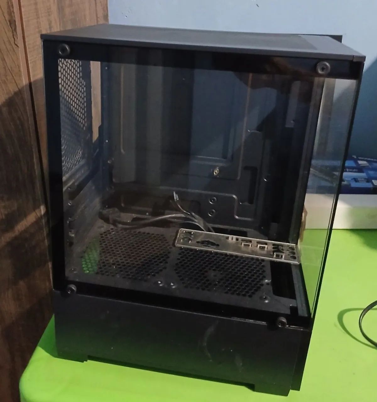 Gabinete Gamer com vidro temperado - Ótimo estado - Foto 2