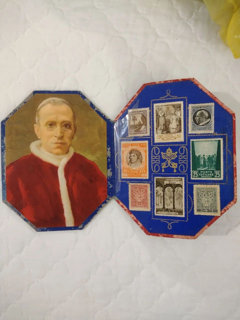 Selos e moedas do Vaticano  - Foto 4