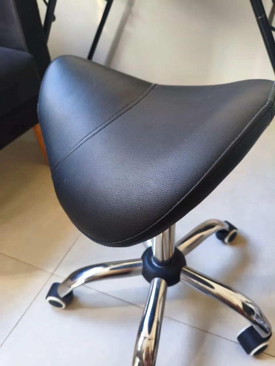 Vendo mocho sela giratório.  - Foto 4