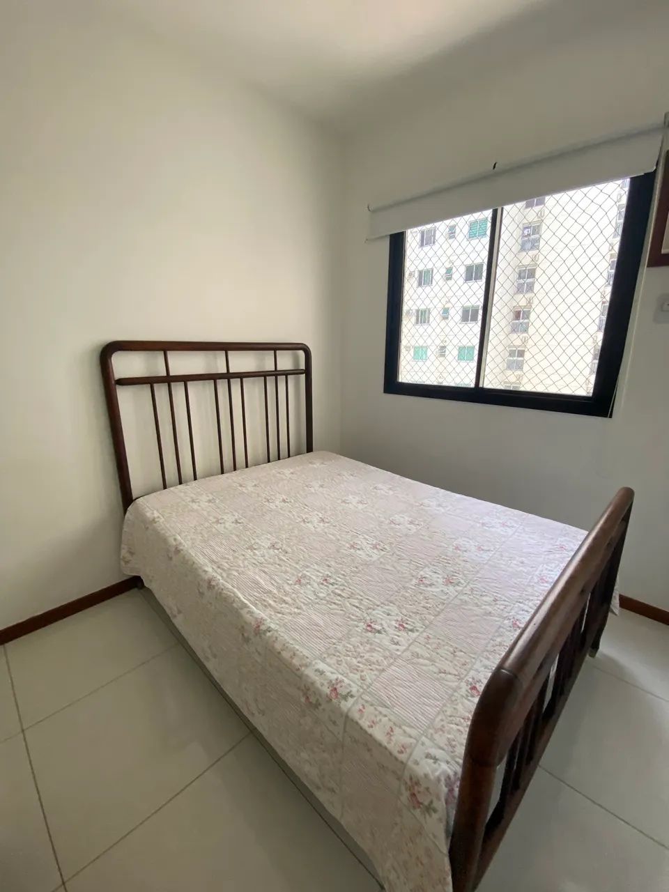 CAMA MADEIRA MACIÇA - antiguidade  - Foto 2