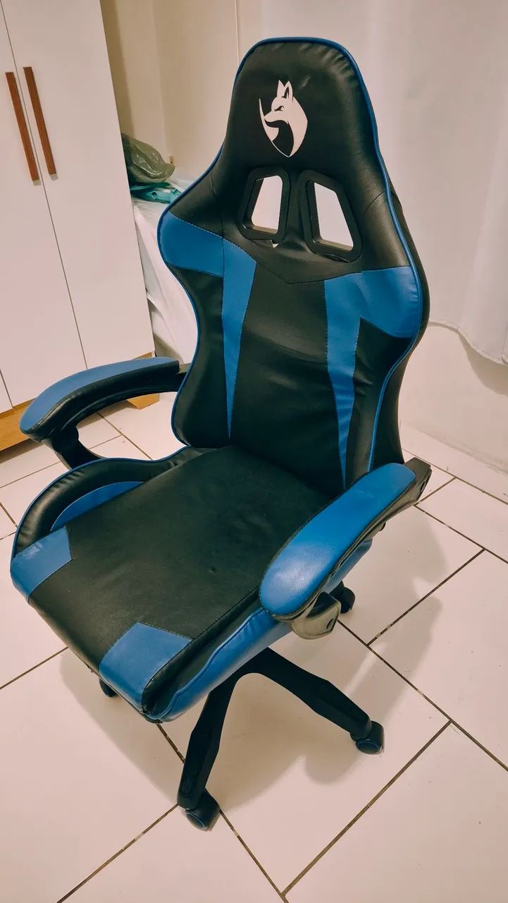 Cadeira gamer semi nova 