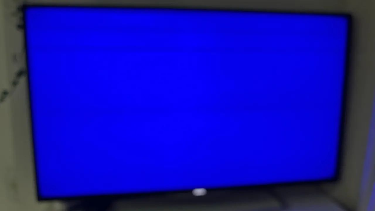 TV Smart Philips (ligando mas com defeito na tela) - Foto 4