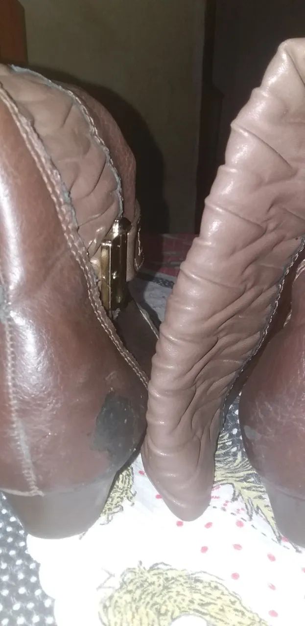 Bota usada e com algumas marcas de tempo. É Toda sua Oponência - Foto 4