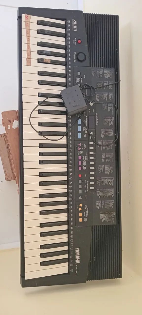 Teclado Yamaha psr210