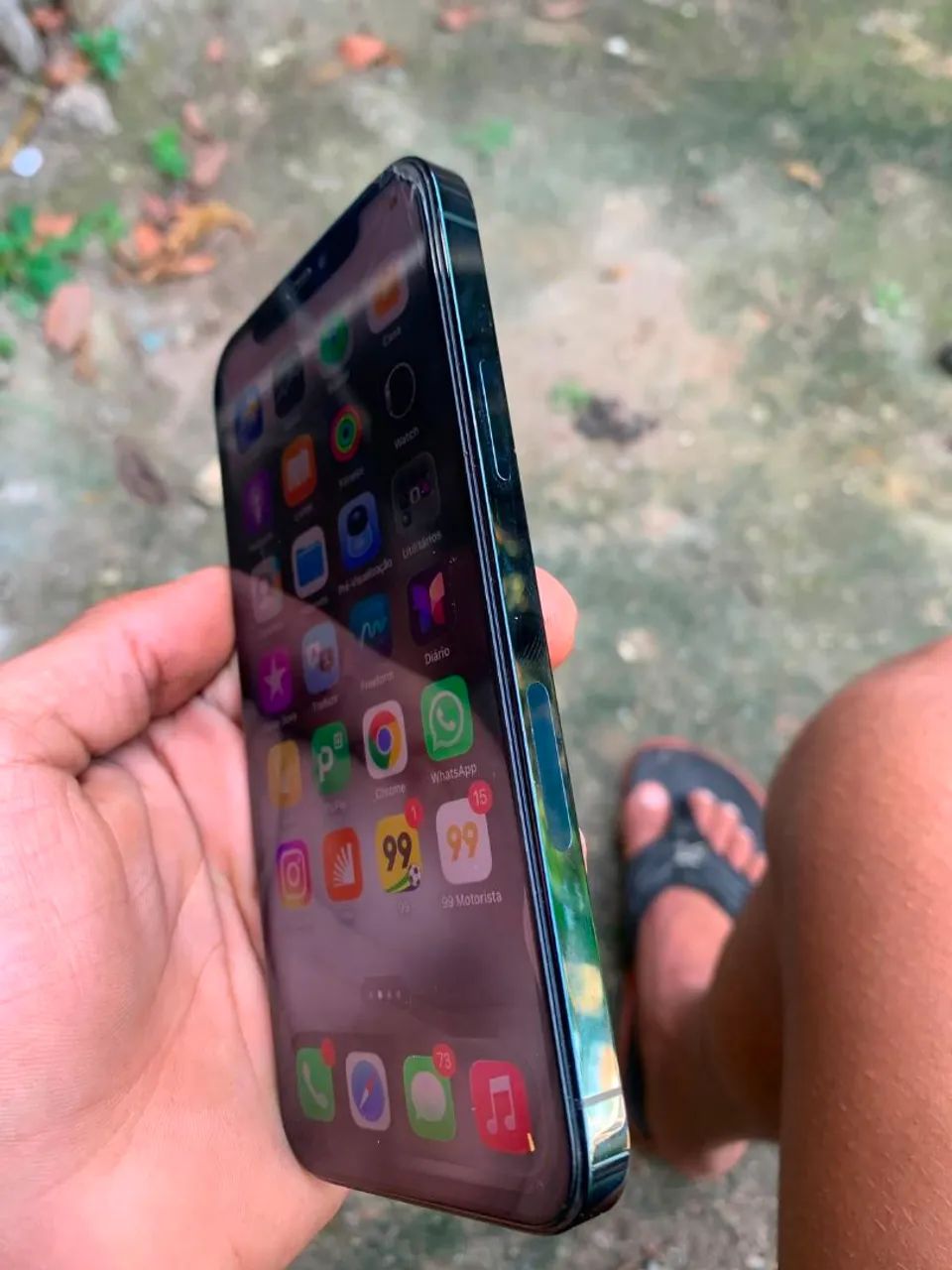 Iphone 12 pro em perfeito estado , bateria em 80% , único dono  - Foto 3