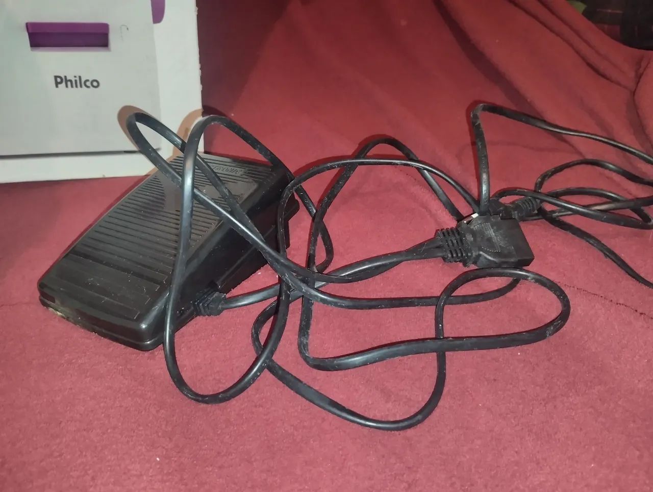 Máquina de costura PHILCO 32 pontos, nova - Foto 4