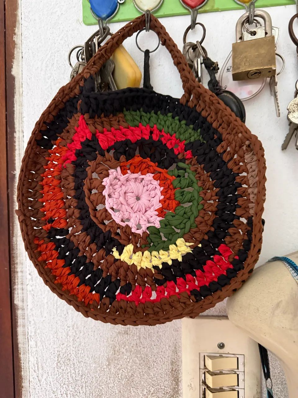 Bolsa de crochê redonda