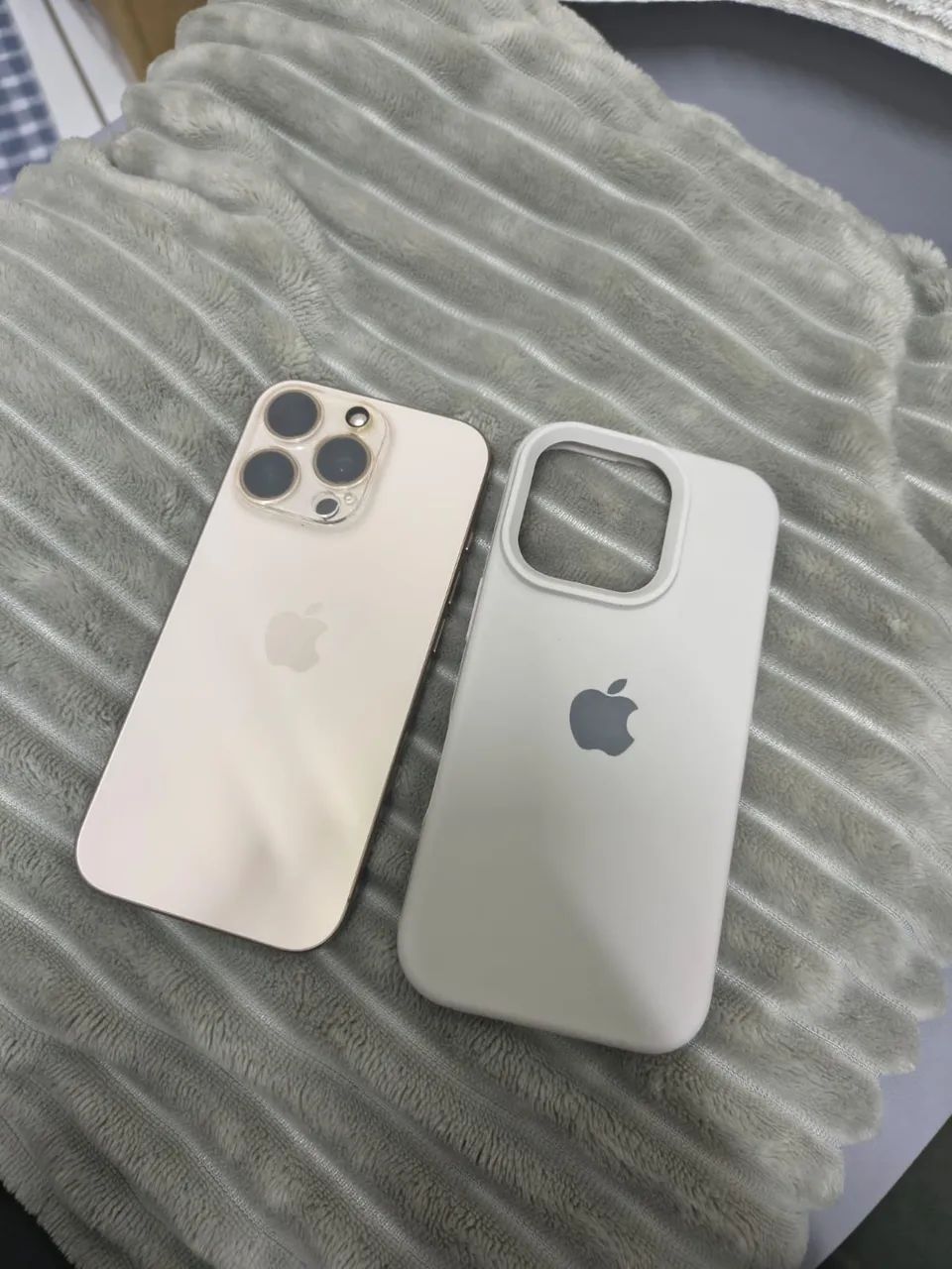 IPhone 16 Pro Titânio Deserto (Garantia Apple)