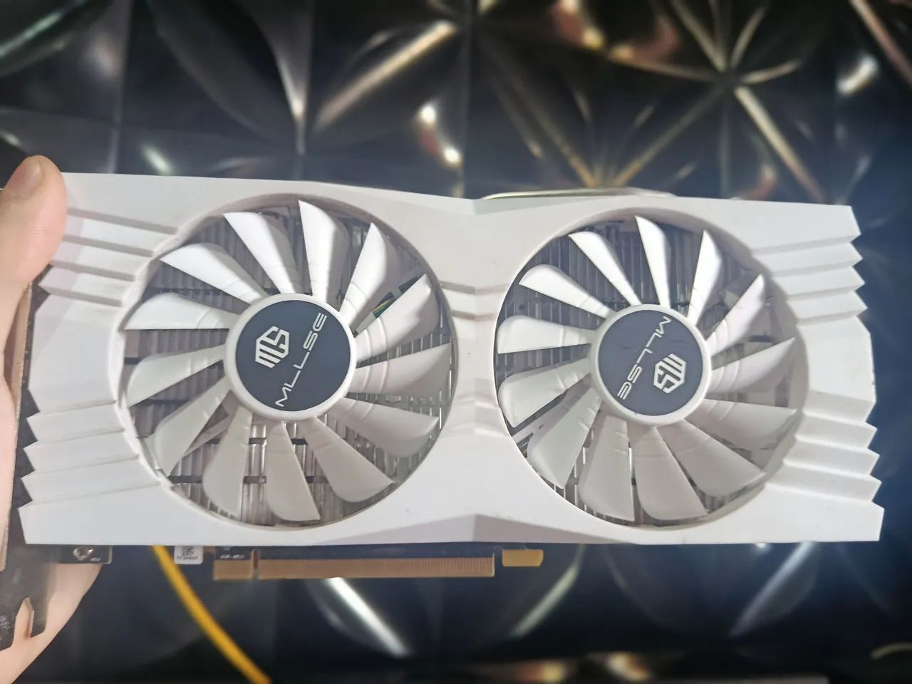 VENDO PLACA DE VÍDEO RX580 WHITE NOVA - Foto 3