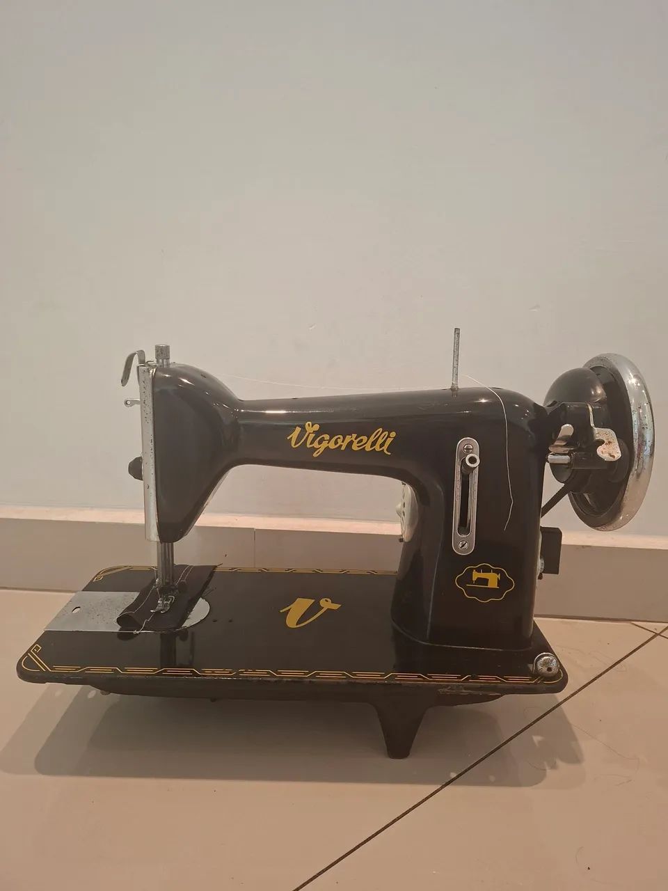 Máquina de Costura Vigorelli Antiga - Foto 3