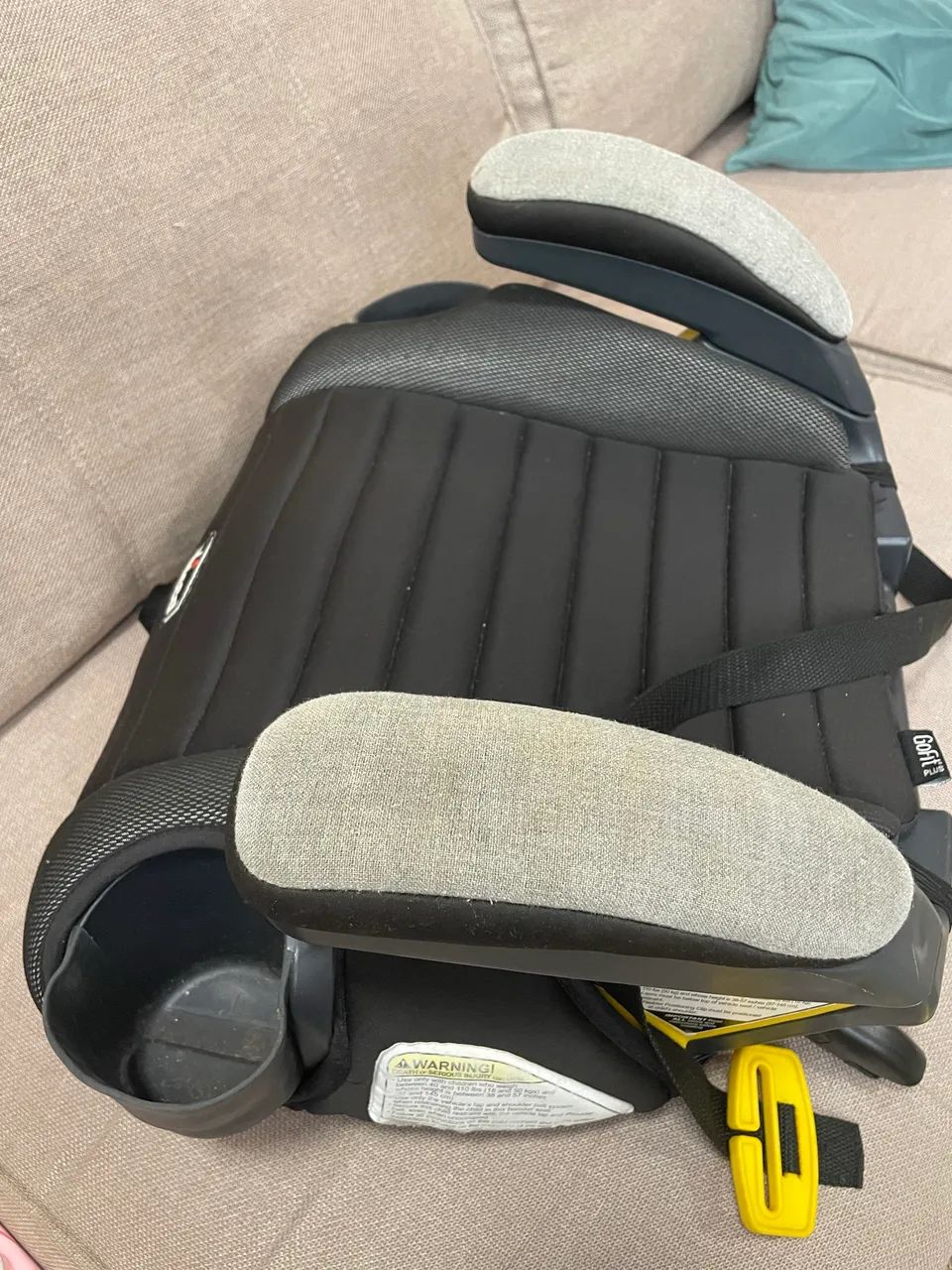 Assento de carro sem costas nuas com fixação 